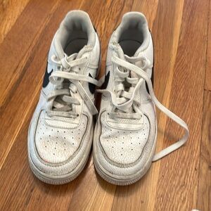 Nike boys shoes size 6.5Y